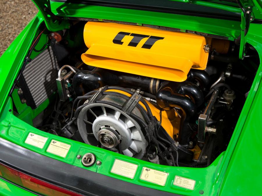 Моторный отсек Porsche 911 CTR Yellowbird by Ruf (911) 1987 года  (фото 13 из 48)